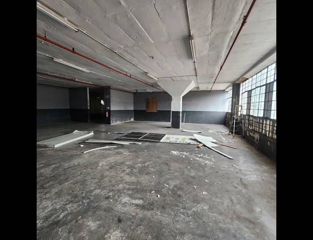 1,000M² WORKSHOP TO LET IN OVERPORT